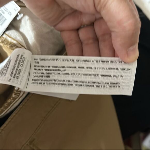 Hollister 28” Khaki Flat Front Epic Flex 9” Shorts - Picture 10 of 10